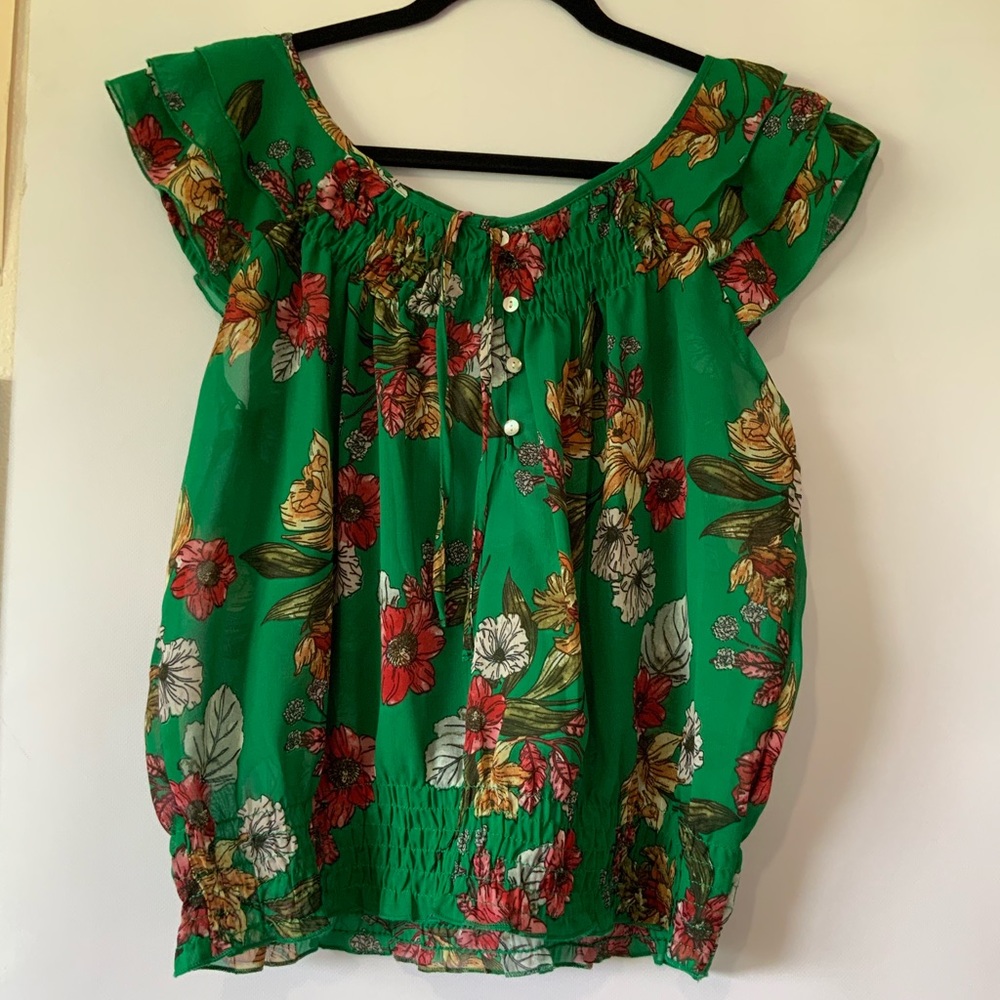Green floral top